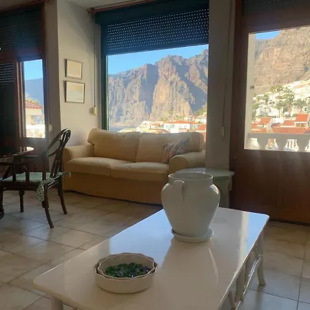 Cosy In Santa Cruz De Tenerife With A View Acantilado de los Gigantes