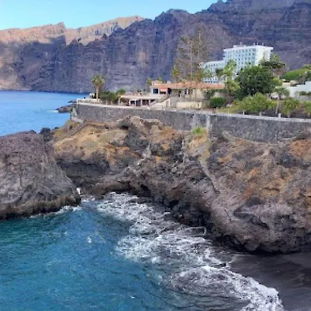 Апартаменты Cosy In Santa Cruz De Tenerife With A View *